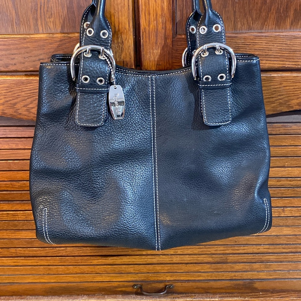 Tignanello Black shoulder bag with silver details!